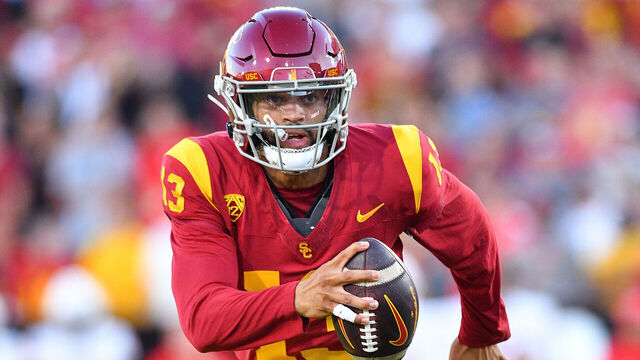 LOS ANGELES, CA - OCTOBER 21: USC Trojans quarterback Caleb Williams (13) runs the ball during a game between the Utah Utes and the USC Trojans on October 21, 2023, at Los Angeles Memorial Coliseum in Los Angeles, CA.