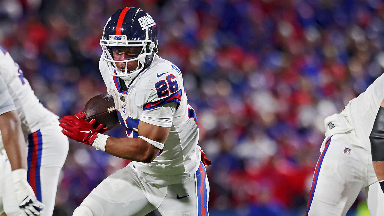 ORCHARD PARK, NEW YORK - OCTOBER 15: Saquon Barkley #26 of the New York Giants runs up the field in the fourth quarter of a game against the Buffalo Bills at Highmark Stadium on October 15, 2023 in Orchard Park, New York.