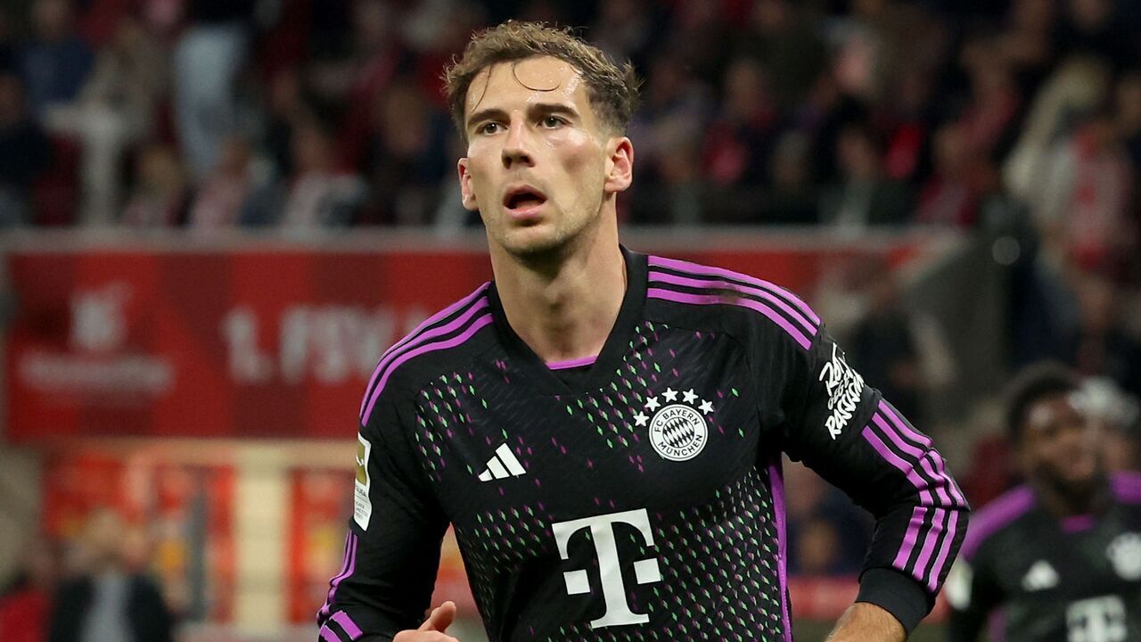 MAINZ, GERMANY - OCTOBER 21: Leon Goretzka of Bayern München looks on during the Bundesliga match between 1. FSV Mainz 05 and FC Bayern München at MEWA Arena on October 21, 2023 in Mainz, Germany.