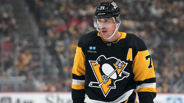 PITTSBURGH, PENNSYLVANIA - OCTOBER 14: Evgeni Malkin #71 of the Pittsburgh Penguins during the first period against the Calgary Flames at PPG PAINTS Arena on October 14, 2023 in Pittsburgh, Pennsylvania.