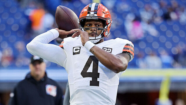 INDIANAPOLIS, INDIANA - OCTOBER 22: Deshaun Watson #4 of the Cleveland Browns warms up before the game against the Indianapolis Colts at Lucas Oil Stadium on October 22, 2023 in Indianapolis, Indiana.