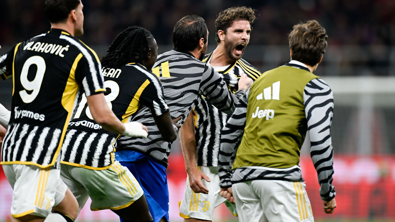 MILAN, ITALY - OCTOBER 22: Manuel Locatelli of Juventus celebrates 0-1 goal during the Serie A TIM match between AC Milan and Juventus at Stadio Giuseppe Meazza on October 22, 2023 in Milan, Italy.
