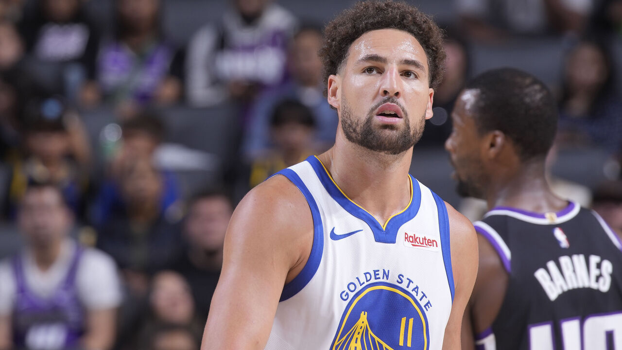 SACRAMENTO, CA - OCTOBER 15: Klay Thompson #11 of the Golden State Warriors looks on during the game against the Sacramento Kings on October 15, 2023 at Golden 1 Center in Sacramento, California. NOTE TO USER: User expressly acknowledges and agrees that, by downloading and or using this photograph, User is consenting to the terms and conditions of the Getty Images Agreement. Mandatory Copyright Notice: Copyright 2023 NBAE