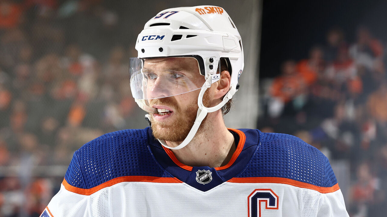 PHILADELPHIA, PENNSYLVANIA - OCTOBER 19: Connor McDavid #97 of the Edmonton Oilers looks on against the Philadelphia Flyers at the Wells Fargo Center on October 19, 2023 in Philadelphia, Pennsylvania.