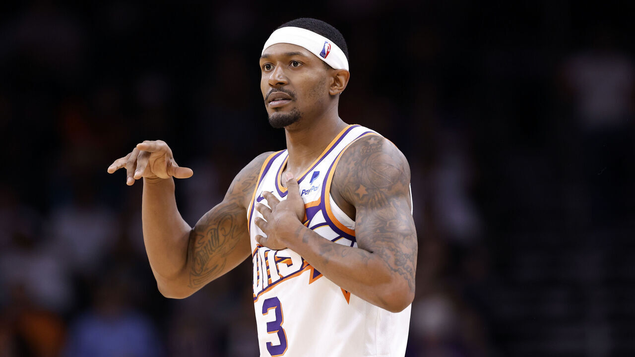 PHOENIX, ARIZONA - OCTOBER 16: Bradley Beal #3 of the Phoenix Suns during the game against the Portland Trail Blazers at Footprint Center on October 16, 2023 in Phoenix, Arizona. The Suns defeated the Trail Blazers 117-106.