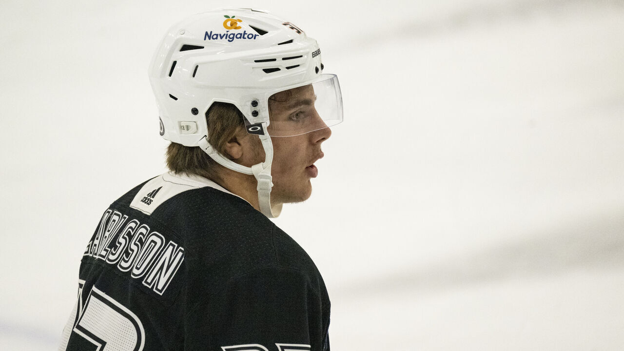IRVINE, CA - July 06: Leo Carlsson practices during the Anaheim Ducks development camp at Great Park Ice in Irvine, CA on Thursday, July 6, 2023.