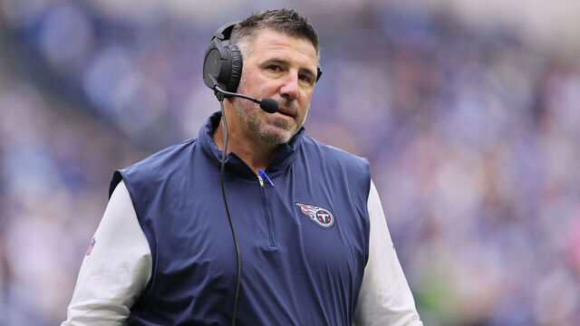 INDIANAPOLIS, INDIANA - OCTOBER 08: Mike Vrabel the head coach of the Tennessee Titans against the Indianapolis Colts at Lucas Oil Stadium on October 08, 2023 in Indianapolis, Indiana.