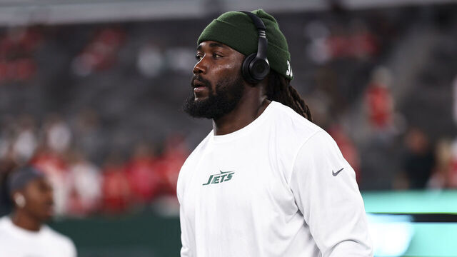 EAST RUTHERFORD, NJ - OCTOBER 1: Dalvin Cook #33 of the New York Jets warms up prior to an NFL football game against the Kansas City Chiefs at MetLife Stadium on October 1, 2023 in East Rutherford, New Jersey.
