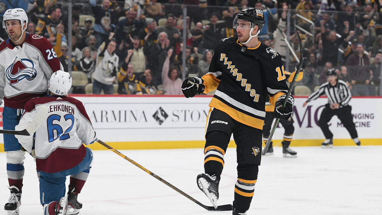 PITTSBURGH, PENNSYLVANIA - OCTOBER 26: Reilly Smith #19 of the Pittsburgh Penguins reacts after scoring a goal in the first period during the game against the Colorado Avalanche at PPG PAINTS Arena on October 26, 2023 in Pittsburgh, Pennsylvania.
