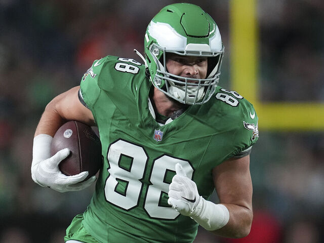 PHILADELPHIA, PENNSYLVANIA - OCTOBER 22: Dallas Goedert #88 of the Philadelphia Eagles runs with the ball against the Miami Dolphins at Lincoln Financial Field on October 22, 2023 in Philadelphia, Pennsylvania.