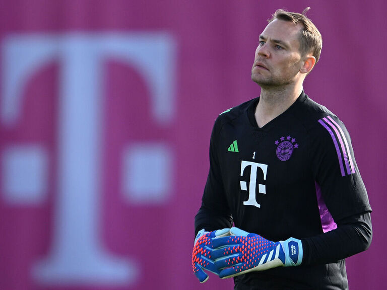 neuer-makes-comeback-10-months-after-breaking-leg-while-skiing