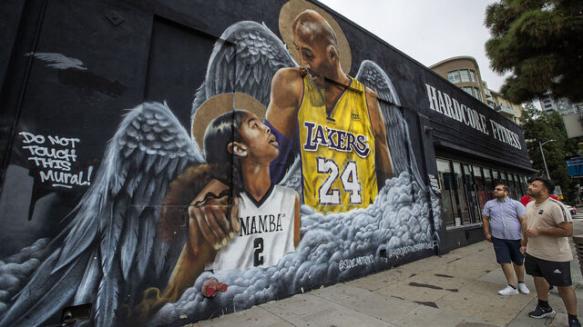 LOS ANGELES, CA-SEPTEMBER 15, 2023: A mural of Los Angeles Lakers legend Kobe Bryant and his daughter Gianna is located on the exterior of Hardcore Fitness L.A. on Grand Ave. in downtown Los Angeles. Cecilia Moran, the owner of Hardcore Fitness L.A. said that she was told by her landlord recently to remove the mural by the end of the month or he would have it removed and pass the expense onto her. Moran, who said that she paid out of her own pocket to have the mural done back in early 2020, is refusing to remove it. She said that it was done to honor Kobe and his legacy and is important to the community. Moran is also concerned that the public will blame her for the mural coming down, thinking she was behind the decision. (Mel Melcon / Los Angeles Times via Getty Images)