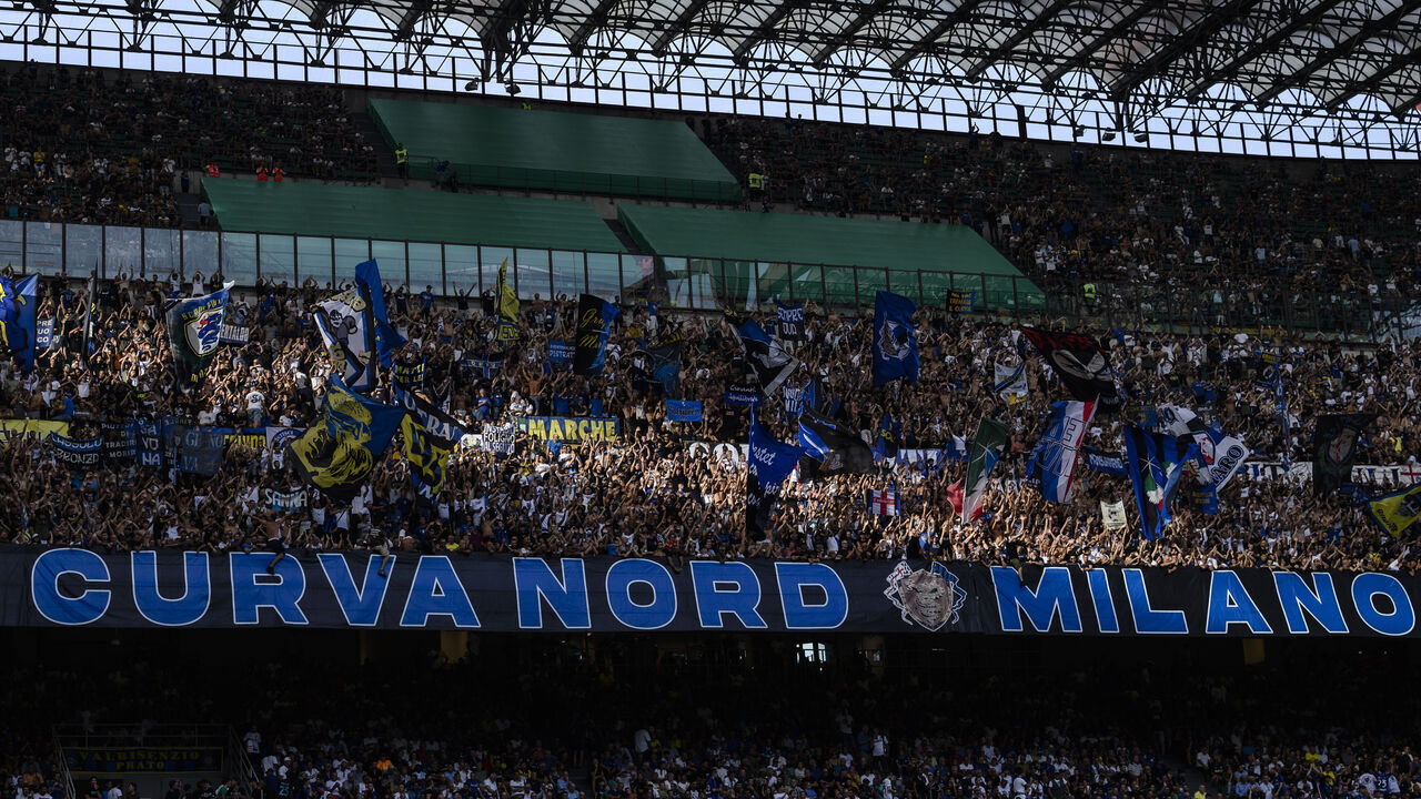 STADIO GIUSEPPE MEAZZA, MILAN, ITALY - 2023/09/03: Fans of FC Internazionale in sector 'Curva Nord' show their support prior to the Serie A football match between FC Internazionale and ACF Fiorentina. FC Internazionale won 4-0 over ACF Fiorentina.