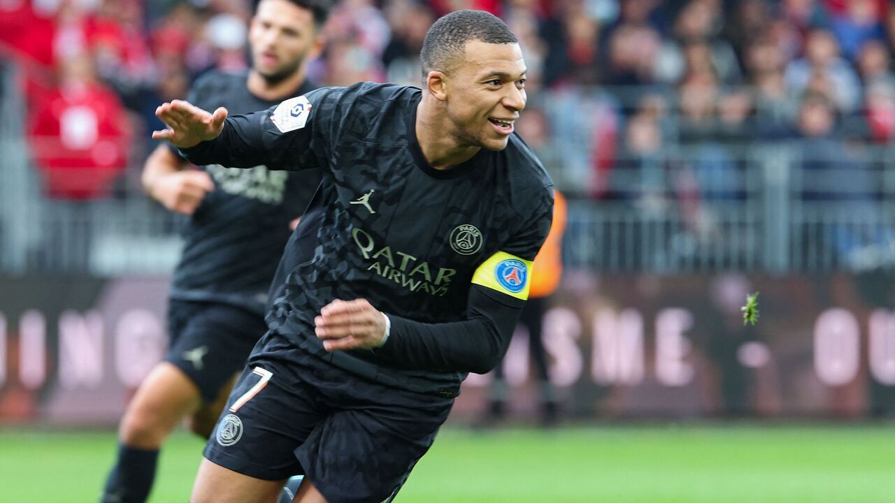 Paris Saint-Germain's French forward #07 Kylian Mbappe celebrates scoring his team's second goal during the French L1 football match between Stade Brestois 29 (Brest) and Paris-Saint-Germain (PSG) at Stade Francis-Le Ble in Brest, western France on October 29, 2023.