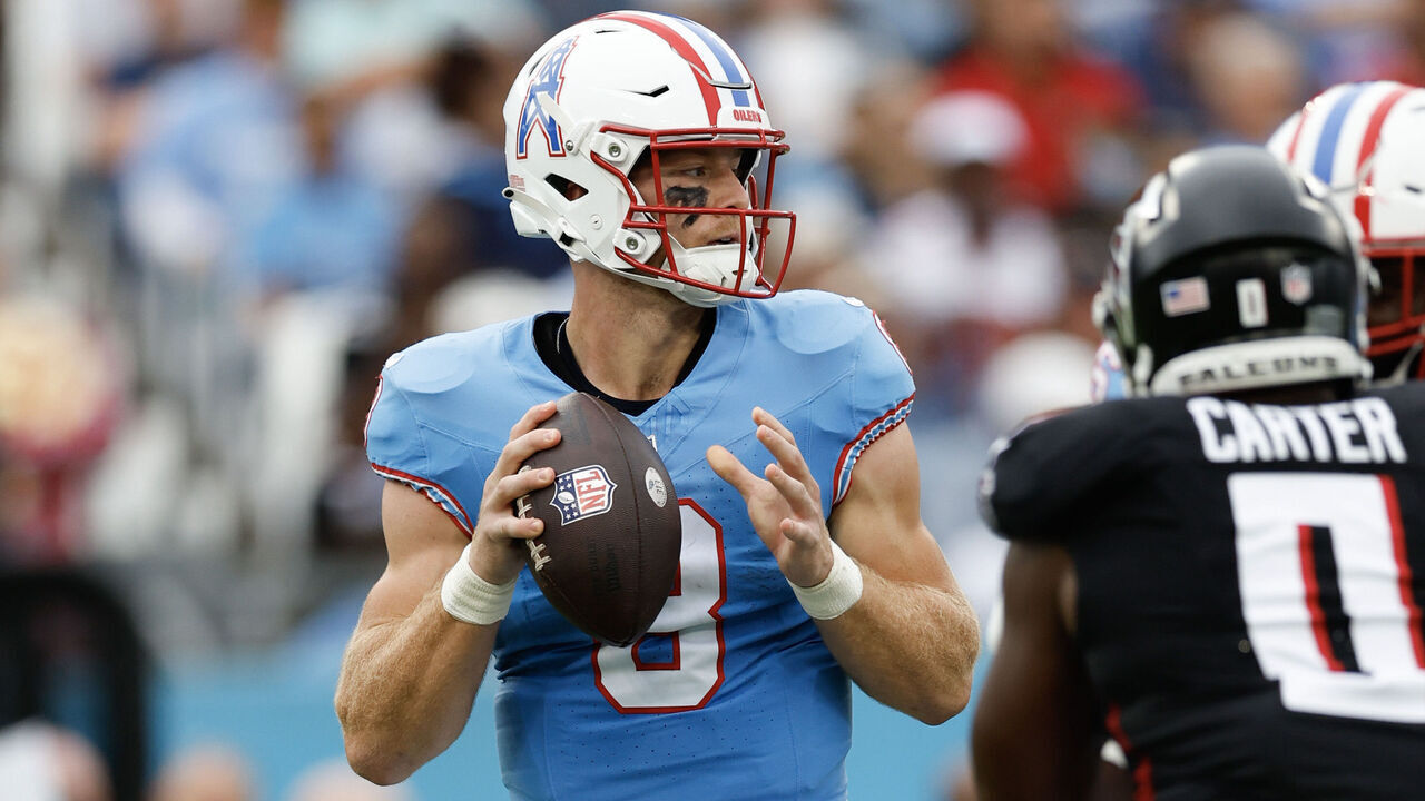 NASHVILLE, TENNESSEE - OCTOBER 29: Will Levis #8 of the Tennessee Titans prepares to throw the ball during the first half against the Atlanta Falcons at Nissan Stadium on October 29, 2023 in Nashville, Tennessee.