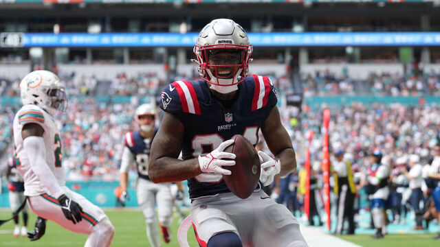 MIAMI GARDENS, FL - OCTOBER 29: New England Patriots wide receiver Kendrick Bourne (84) smiles after his touchdown catch and run during the game between the New England Patriots and the Miami Dolphins on Sunday, October 29, 2023 at Hard Rock Stadium, Miami Gardens, Fla.