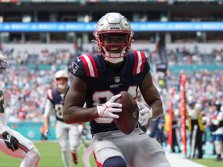 Report: Patriots' Bourne Done For Season With Torn ACL | TheScore.com