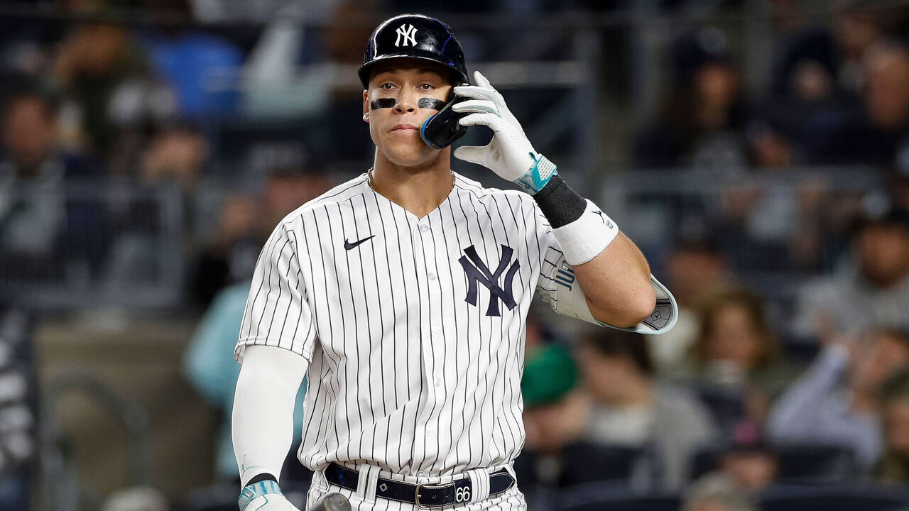 BRONX, NY - SEPTEMBER 22: New York Yankees right fielder Aaron Judge (99) walks up to the batters box in the third inning during a regular season game between the Arizona Diamondbacks and New York Yankees on September 22, 2023 at Yankee Stadium in the Bronx, New York.