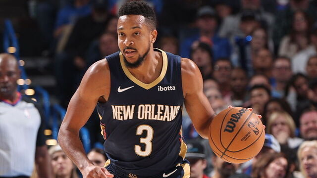 OKLAHOMA CITY, OK - NOVEMBER 1: CJ McCollum #3 of the New Orleans Pelicans dribbles the ball during the game against the Oklahoma City Thunder on November 1, 2023 at Paycom Arena in Oklahoma City, Oklahoma. Mandatory Copyright Notice: Copyright 2023 NBAE