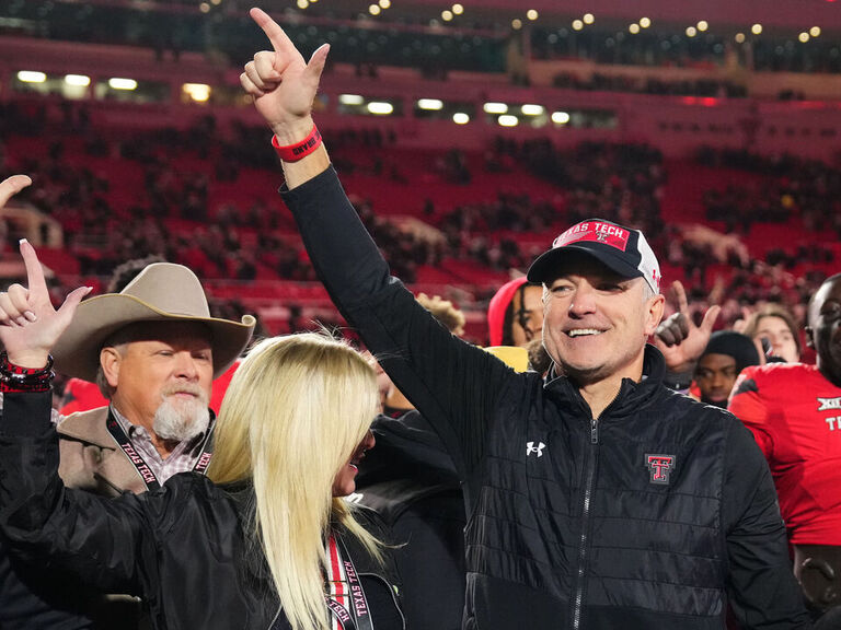 Morton throws pair of TDs to lead Texas Tech over TCU