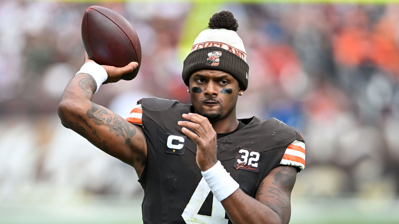 CLEVELAND, OHIO - SEPTEMBER 24: Deshaun Watson #4 of the Cleveland Browns warms up at halftime against the Tennessee Titans at Cleveland Browns Stadium on September 24, 2023 in Cleveland, Ohio.