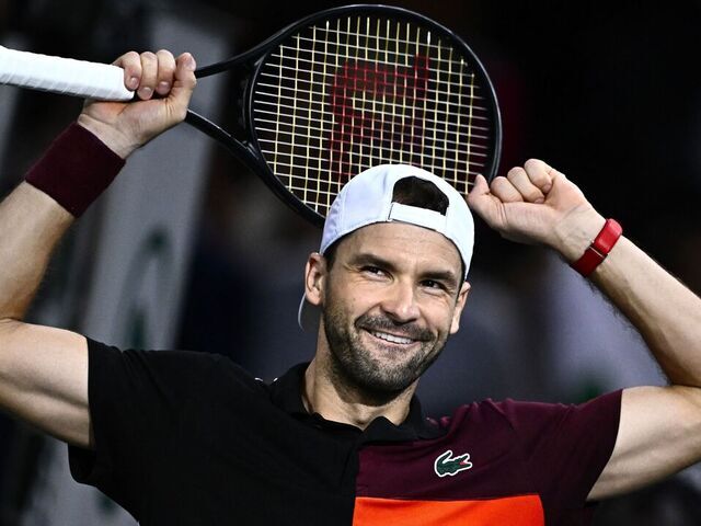 Bulgaria's Grigor Dimitrov celebrates after winning his men's singles quarter-final match against Poland's Hubert Hurkacz on day five of the Paris ATP Masters 1000 tennis tournament at the Accor Arena - Palais Omnisports de Paris-Bercy - in Paris on November 3, 2023.