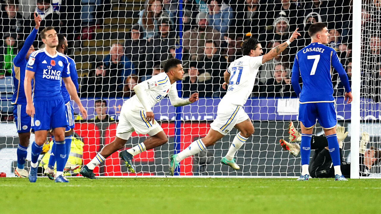 Leeds United's Georginio Rutter (centre) celebrates scoring their side's first goal of the game with team-mates during the Sky Bet Championship match at the King Power Stadium, Leicester. Picture date: Friday November 3, 2023.