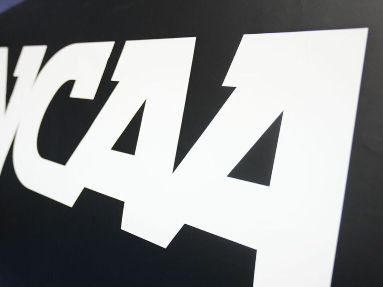 ncaa basketball all time leading scorers - Ilustrasi 3