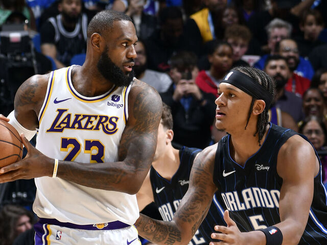 Banchero's 25 points leads shorthanded Magic over Lakers | theScore.com