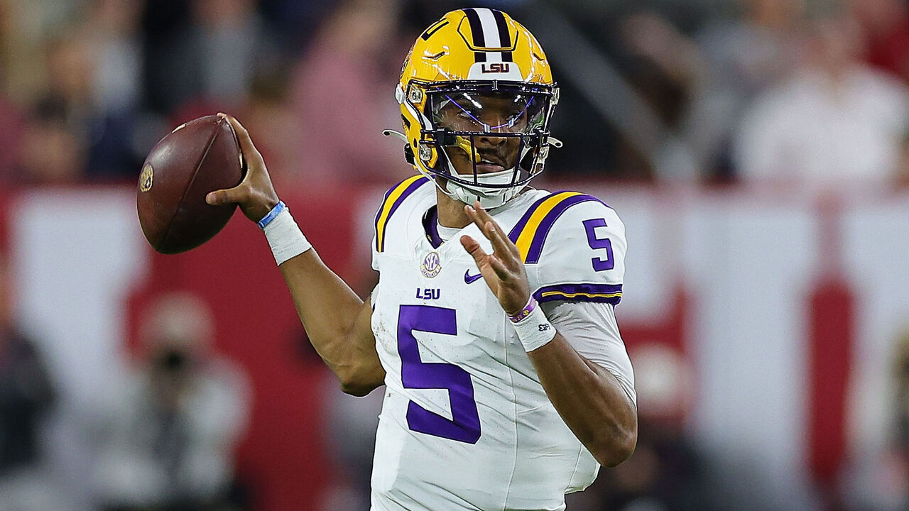 TUSCALOOSA, ALABAMA - NOVEMBER 04: Jayden Daniels #5 of the LSU Tigers looks to pass against the Alabama Crimson Tide during the second quarter at Bryant-Denny Stadium on November 04, 2023 in Tuscaloosa, Alabama.