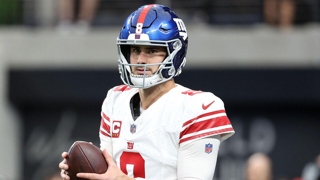LAS VEGAS, NEVADA - NOVEMBER 05: Daniel Jones #8 of the New York Giants warms up before a game against the Las Vegas Raiders at Allegiant Stadium on November 05, 2023 in Las Vegas, Nevada.
