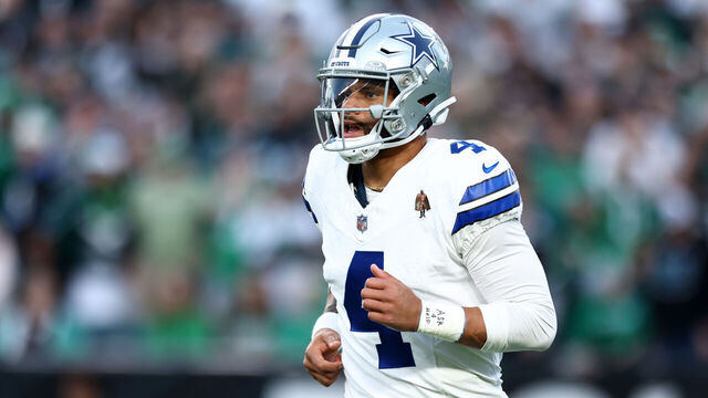 PHILADELPHIA, PENNSYLVANIA - NOVEMBER 05: Dak Prescott #4 of the Dallas Cowboys runs onto the field during the first half in the game against the Philadelphia Eagles at Lincoln Financial Field on November 05, 2023 in Philadelphia, Pennsylvania.