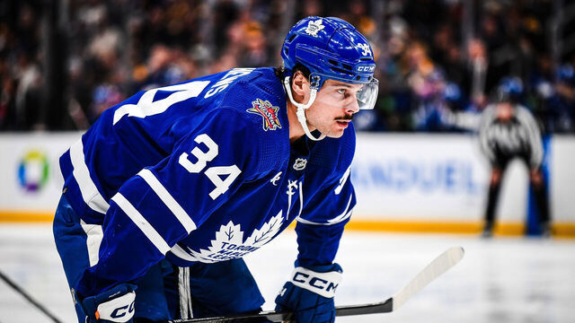 BOSTON, MASSACHUSETTS - NOVEMBER 02: Auston Matthews #34 of the Toronto Maple Leafs prepares for a face-off during the second period against the Boston Bruins at TD Garden on November 02, 2023 in Boston, Massachusetts.
