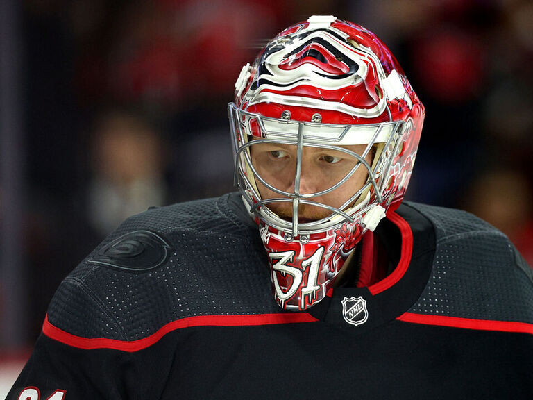 Canes' Andersen out indefinitely with blood clot issue; Halak signed to