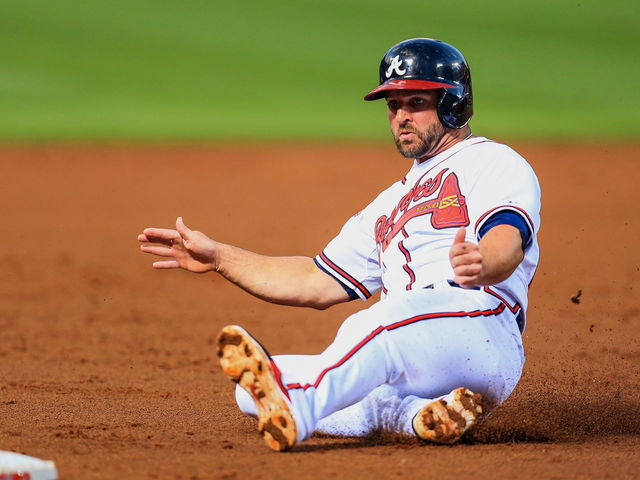 Giants agree to minor-league deal with Dan Uggla