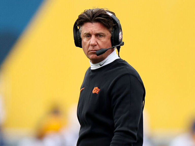 Oklahoma State’s Gundy warns players: ‘Tell your agent to stop calling us’