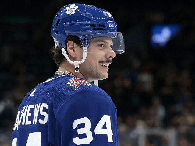 BOSTON, MA - NOVEMBER 02: Toronto Maple Leafs center Auston Matthews (34) smiles in warm up before a game between the Boston Bruins and the Toronto Maple Leafs on November 2, 2023, at TD Garden in Boston, Massachusetts.