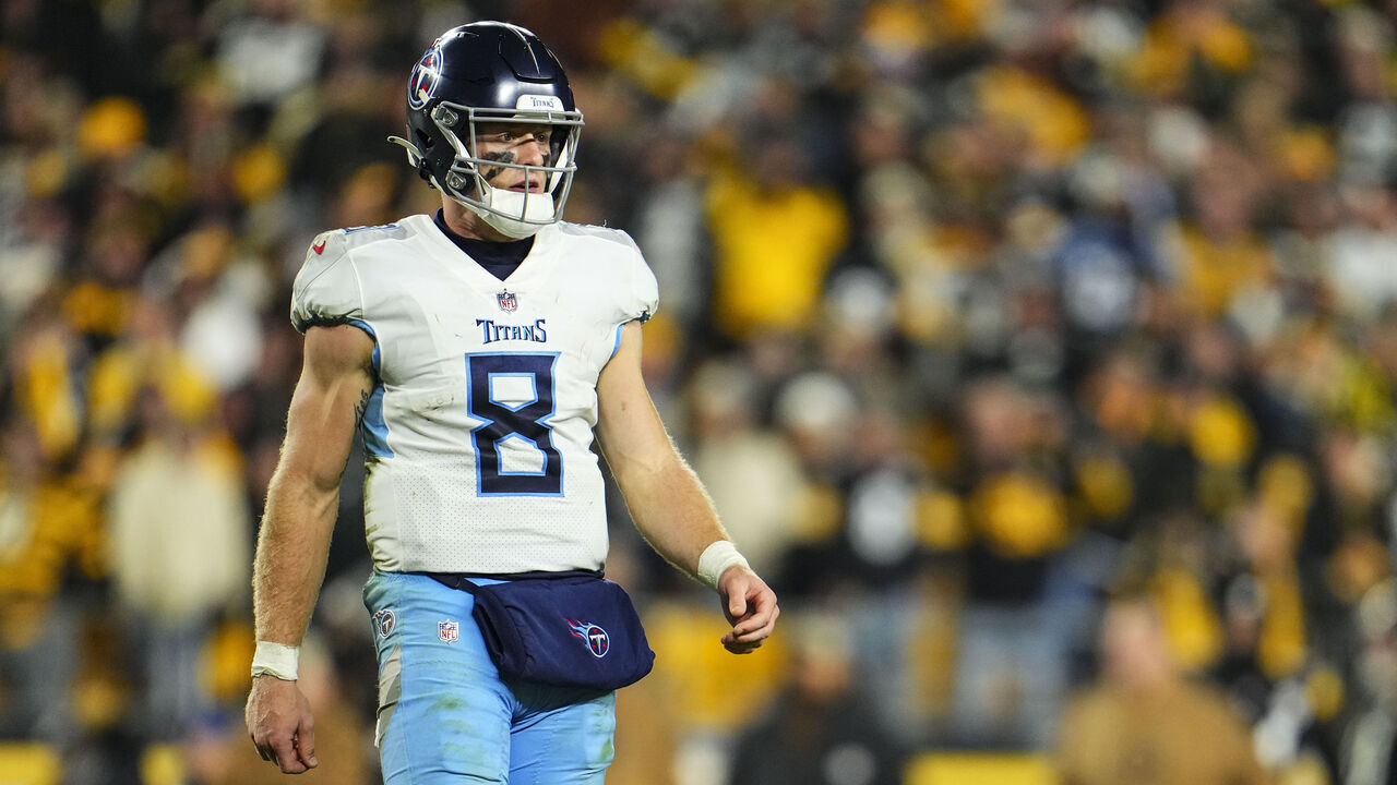 PITTSBURGH, PA - NOVEMBER 02: Will Levis #8 of the Tennessee Titans looks on from the field during an NFL football game against the Pittsburgh Steelers at Acrisure Stadium on November 2, 2023 in Pittsburgh, Pennsylvania.