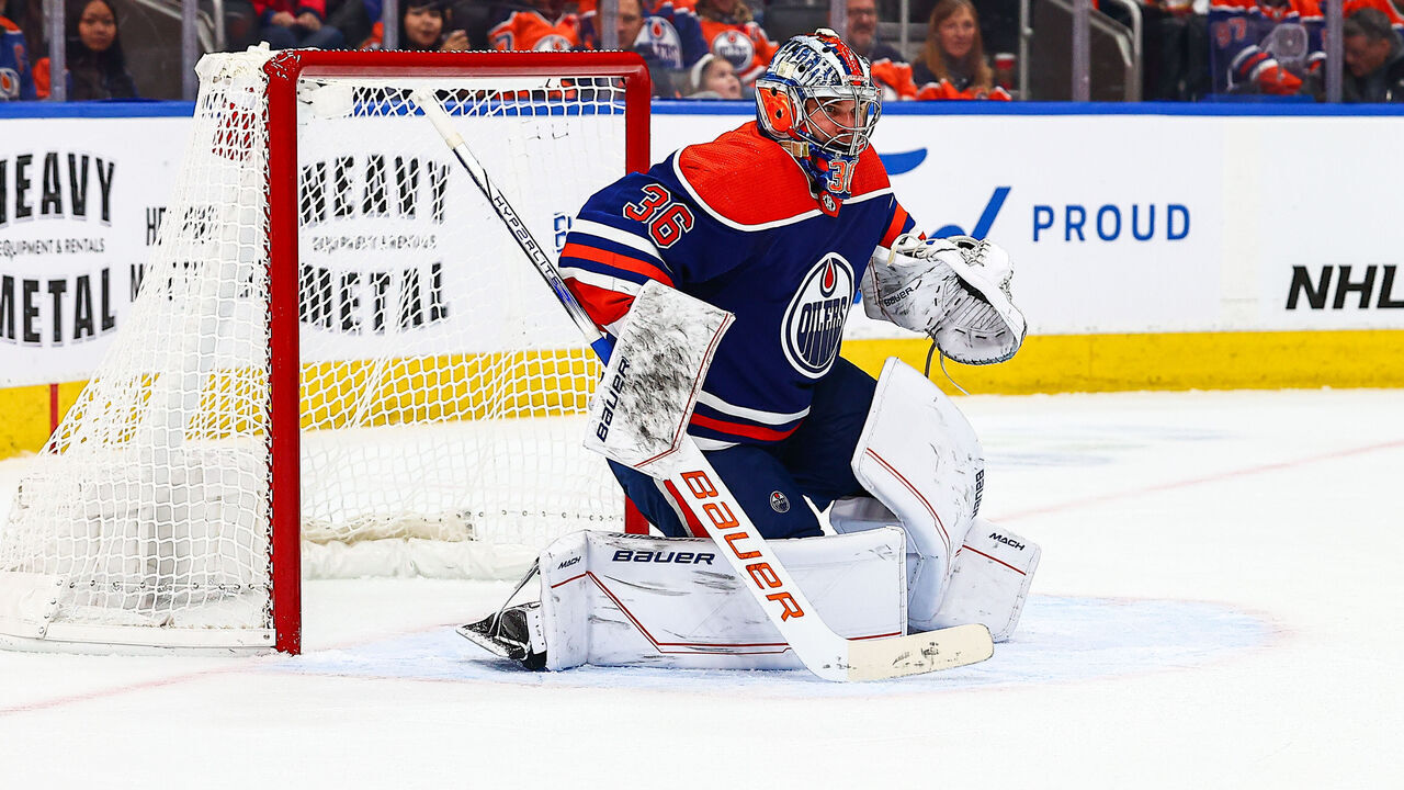 EDMONTON, AB - NOVEMBER 04: Edmonton Oilers Goalie Jack Campbell (36) makes a save in the second period of the Edmonton Oilers game versus the Nashville Predators on November 4, 2023 at Rogers Place in Edmonton, AB.