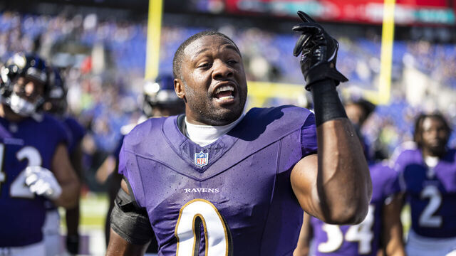 BALTIMORE, MARYLAND - NOVEMBER 05: Roquan Smith #0 of the Baltimore Ravens reacts as he leads a huddle prior to an NFL football game between the Baltimore Ravens and the Seattle Seahawks at M&T Bank Stadium on November 05, 2023 in Baltimore, Maryland.