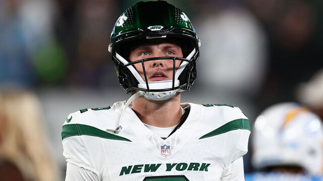 EAST RUTHERFORD, NEW JERSEY - NOVEMBER 06: Zach Wilson #2 of the New York Jets warms up before the game against the Los Angeles Chargers at MetLife Stadium on November 06, 2023 in East Rutherford, New Jersey.