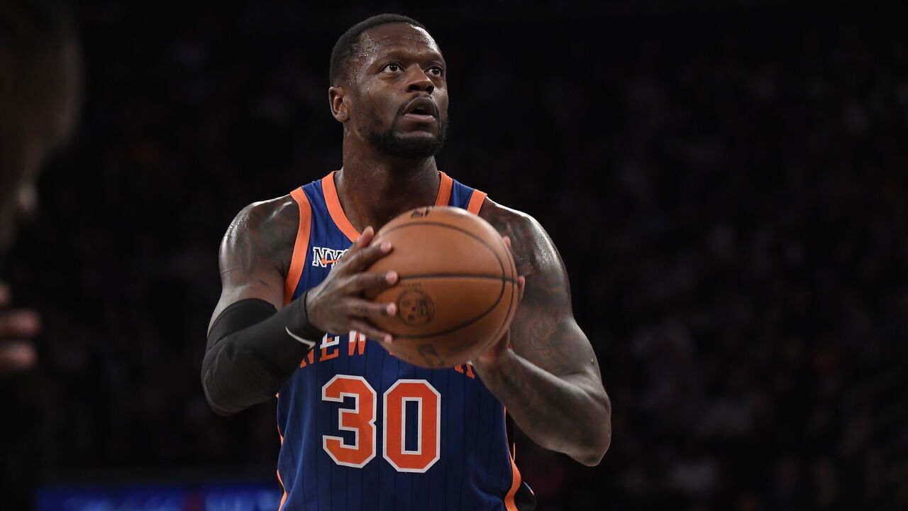 NEW YORK, NY - NOVEMBER 8: Julius Randle #30 of the New York Knicks shoots a free throw during the game against the San Antonio Spurs on November 8, 2023 at Madison Square Garden in New York City, New York. Mandatory Copyright Notice: Copyright 2023 NBAE