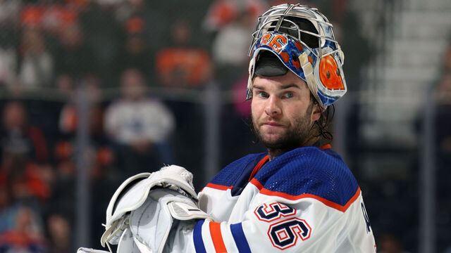 PHILADELPHIA, PENNSYLVANIA - OCTOBER 19: Jack Campbell #36 of the Edmonton Oilers looks on during a timeout against the Philadelphia Flyers at the Wells Fargo Center on October 19, 2023 in Philadelphia, Pennsylvania.