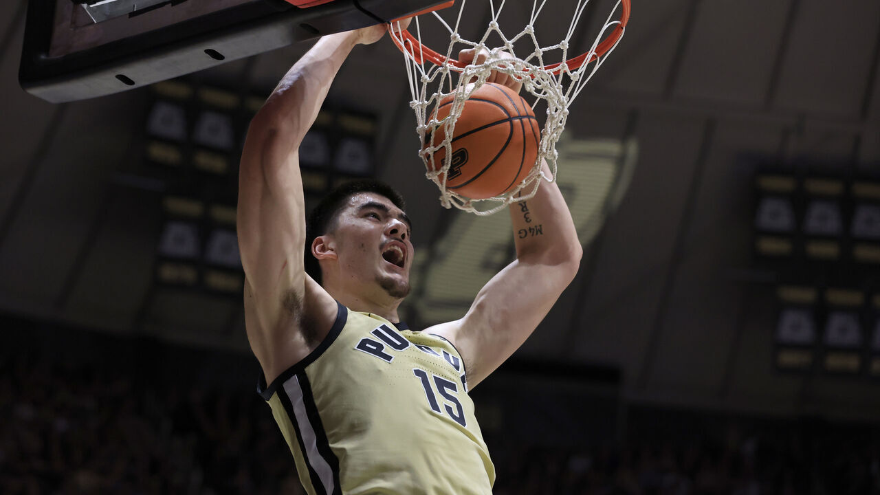 WEST LAFAYETTE, INDIANA - NOVEMBER 10: Zach Edey #15 of the Purdue Boilermakers dunks the ball in the game against the Morehead State Eagles during the second half at Mackey Arena on November 10, 2023 in West Lafayette, Indiana.