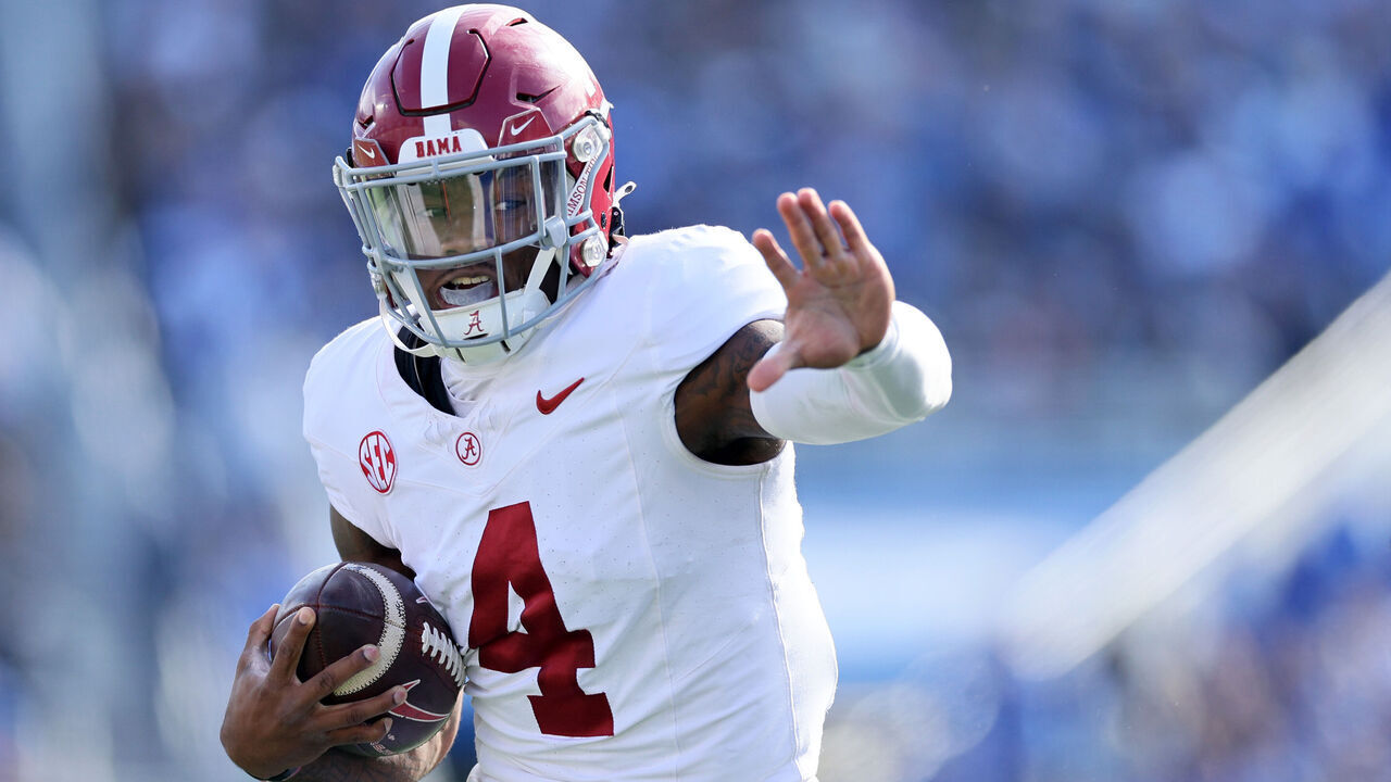 LEXINGTON, KENTUCKY - NOVEMBER 11: Jalen Milroe #4 of the Alabama Crimson Tide against the Kentucky Wildcats at Kroger Field on November 11, 2023 in Lexington, Kentucky.