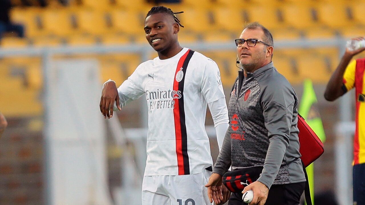 LECCE, ITALY - NOVEMBER 11: Rafael Leão of AC Milan is out due to injury during the Serie A TIM match between US Lecce and AC Milan at Stadio Via del Mare on November 11, 2023 in Lecce, Italy.