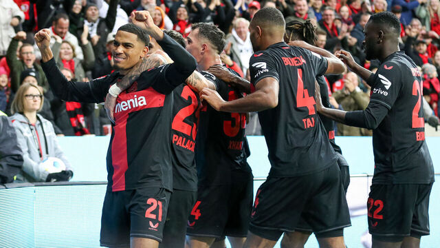 LEVERKUSEN, GERMANY - NOVEMBER 12: Nathan Tella of Bayer 04 Leverkusen celebrates after scoring his team's fourth goal with teammates during the Bundesliga match between Bayer 04 Leverkusen and 1. FC Union Berlin at BayArena on November 12, 2023 in Leverkusen, Germany.