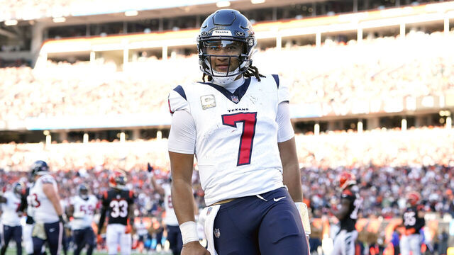 CINCINNATI, OHIO - NOVEMBER 12: C.J. Stroud #7 of the Houston Texans runs for a touchdown during the fourth quarter against the Cincinnati Bengals at Paycor Stadium on November 12, 2023 in Cincinnati, Ohio.