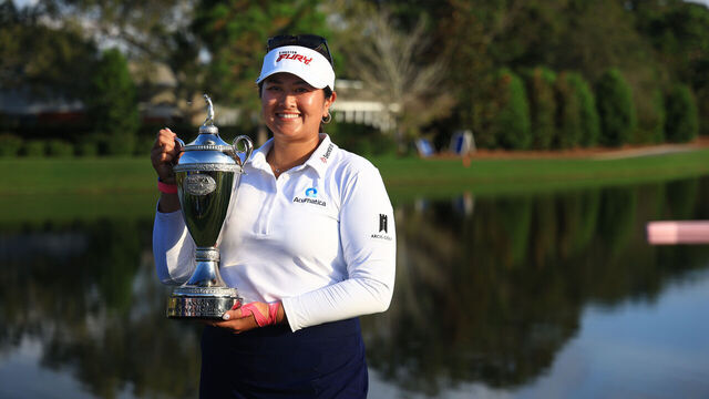 BELLEAIR, FLORIDA - NOVEMBER 12: Lilia Vu of the United States poses with the trophy after winning The ANNIKA driven by Gainbridge at Pelican at Pelican Golf Club on November 12, 2023 in Belleair, Florida.