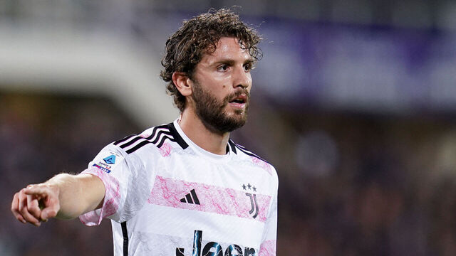 Manuel Locatelli of Juventus FC gestures during the Serie A match between ACF Fiorentina and Juventus FC at Stadio Artemio Franchi on November 05, 2023 in Florence, Italy.